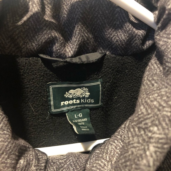 Youth Roots puffer vest. Great used condition. - Picture 2 of 2